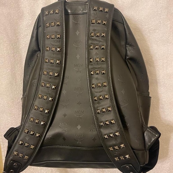 ❌SOLD❌Extra large MCM backpack in excellent condition - Picture 2 of 11